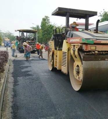 黑色沥青路面维修施工